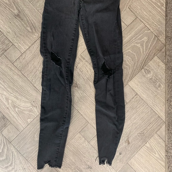 Black Ripped Jeans size 0-26! Super cute, worn a few times, but great condition. - Picture 4 of 4